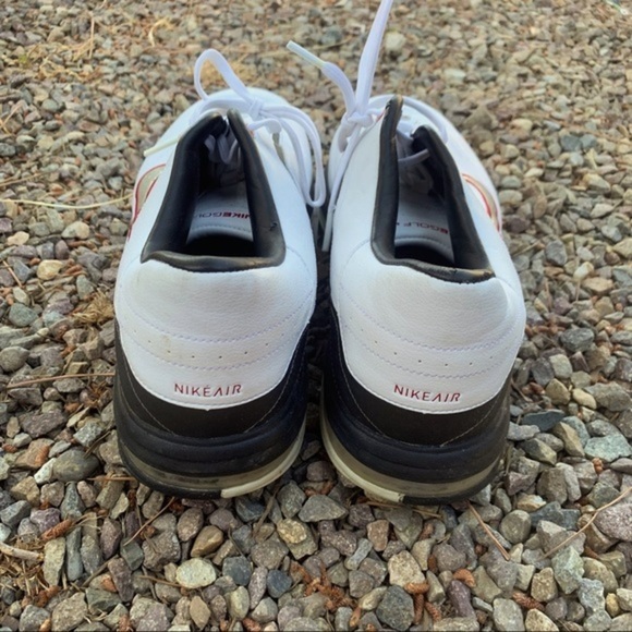 Nike Luxurious Leather Golf Shoes - 13 - Picture 4 of 5